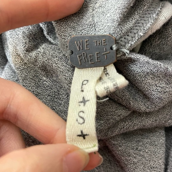 Free People We The Free Gray Cowl Neck Long Flight Pullover Top Size Small - Picture 7 of 9